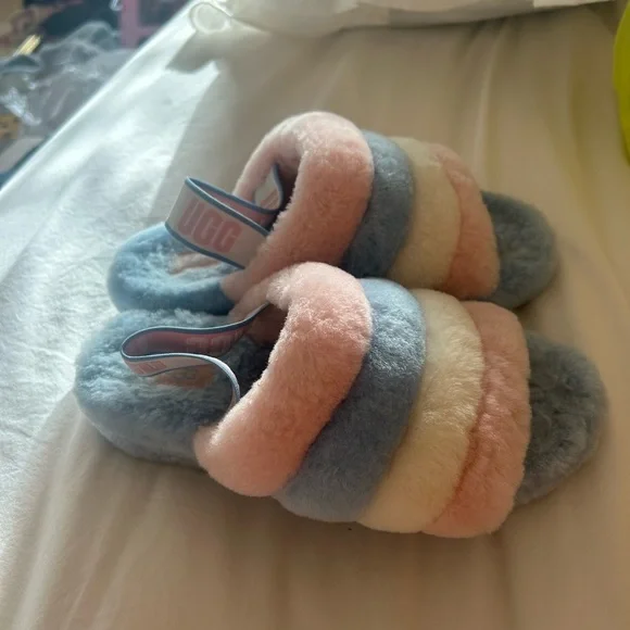 UGG Slippers - Picture 3 of 3